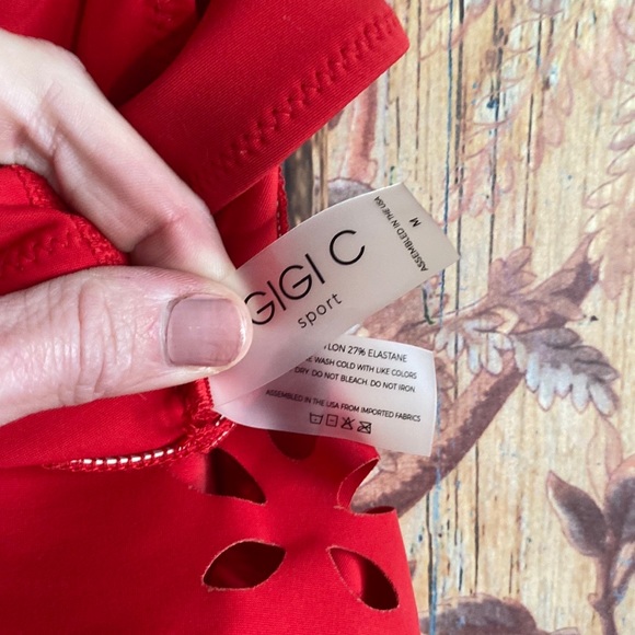 NWOT CARBON38 GIGI C SPORT STRETCH BODYCON RED LASER CUTOUT WORKOUT TOP BRA M - Picture 8 of 14